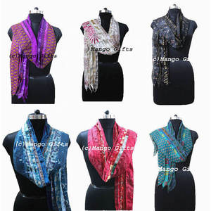 Pañuelo de Seda Reciclada Estilo Boho Vintage Sari, 70 x 6 Pulgadas, Pañuelos Hippie para la Cabeza y el Cuello, Estampado a Mano, Estilo Largo - Product Image 4