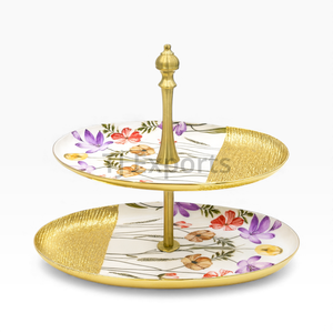 Support à dessert décoratif à deux niveaux en métal avec base gravée dorée pour un service de chocolat haut de gamme, buffet - Product Image 3