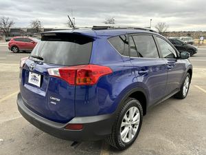 Toyota RAV4 Limited AWD SUV 2015, intérieur en cuir foncé, moteur turbo 8L, boîte de vitesses manuelle/automatique, pneus R16, essence électrique - Product Image 4