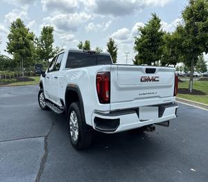 GM Sierra 2500HD Denali 4WD 2022 d'occasion, conduite à gauche/droite - Product Image 2