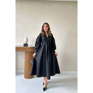 Vestido de Buceo Negro con Detalle de Rosa - Negro - Product Image 1