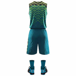 Uniforme de basket-ball imprimé sur mesure, taille plus, respirant, évacuant l'humidité, tissu 100% polyester pour les joueurs actifs - Product Image 3