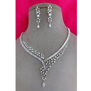 Ensemble de collier classique de luxe élégant pour les fêtes d'anniversaire de fiançailles de mariage pour les bijoux de mode pour le cadeau - Product Image 1
