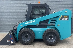 Cargadora Compacta SUNWARD SWL3230 de Alta Eficiencia y Precio Accesible, Retroexcavadora Usada en Venta - Product Image 2