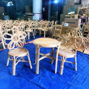 Chaise pour enfants en rotin faite à la main pour la location événementielle, les mariages, les anniversaires, les festivals et les événements spéciaux - Product Image 4
