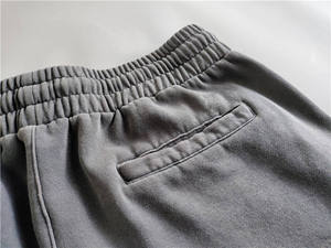 กางเกงขาสั้นผู้ชายผ้าฝ้าย100% เอวยางยืดดีไซน์ล่าสุดย้อมสีเรียบ - Product Image 5