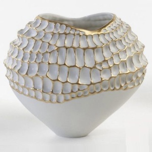 Jarrón de porcelana de diferentes estilos, color blanco y dorado, macetas de exhibición de flores y jarrón, artículos de jardín y suministro de centro de mesa - Product Image 1