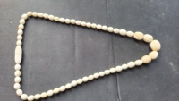 Colliers en perles d'os de buffle sculptées à la main en gros, bijoux ethniques tribaux bohèmes, accessoires de mode artisanaux pour déclaration de style