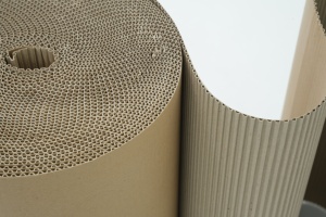 ม้วนกระดาษลูกฟูกและกล่องกระดาษแข็งแพ็คสีเขียว Vina - Product Image 6