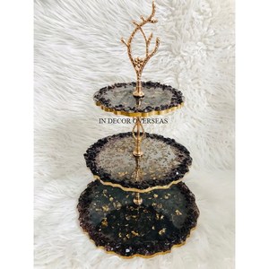 แท่นวางเค้กสีทองและสีขาว3ชั้นดีไซน์เนอร์มีเอกลักษณ์ทันสมัยแบบใหม่ล่าสุดจากอินเดีย - Product Image 6