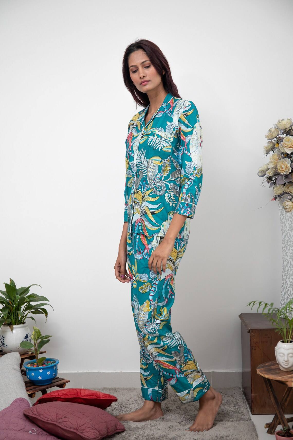 เช่นเดียวกับภาพ