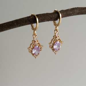 Charmes en améthyste violet clair, argent 925, boucles d'oreilles à crochet plaquées or, style vintage, boucles d'oreilles pendantes mignonnes - Product Image 1