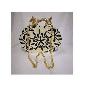 Sacs à main uniques les plus vendus Pierres en métal de créateur avec vêtements de fête en résine Embrayages de mariée à un prix d'usine inattendu - Product Image 4