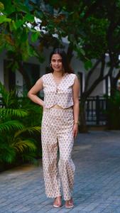 Conjunto de Top Corto sin Mangas con Estampado Pastel y Pantalones Anchos para Mujer, Ligero, Elegante y Cómodo para el Verano - Product Image 5