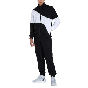 Ensemble de survêtement d'hiver pour homme, t-shirt à capuche uni, pantalon court, vêtements de sport décontractés, survêtement en polaire - Product Image 1