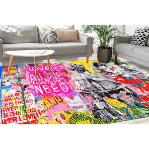 Tapis imprimé : moderne, coloré, l'amour est tout ce dont nous avons besoin, tapis en velours de luxe - Product Image 2