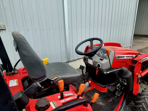 Massey Ferguson GC1705 Wheel Tractor 4WD 70HP Gear Drive con caja de cambios del motor y bomba para la venta - Product Image 6