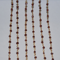 Chaîne de perles en grenat naturel plaqué or, en forme de rondelles, enroulée sur fil, vendue au mètre pour le bricolage