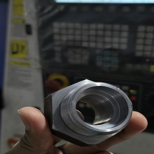 ข้อต่อท่อปลั๊กไฮดรอลิกหกเหลี่ยมทำจากคาร์บอน4D มาตรฐาน DIN 4C - Product Image 1