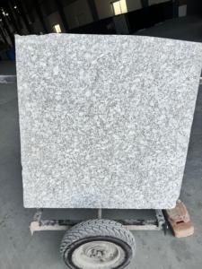Granito de losa grande moderno pulido flameado blanco P de calidad de exportación India especialmente bueno para exteriores de mosaico de encimeras - Product Image 6