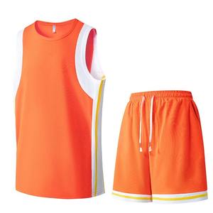Ensemble de maillot de basket-ball personnalisé pour hommes, t-shirt à manches courtes en soie glacée d'été et short, fin, à séchage rapide, sans manches - Product Image 1