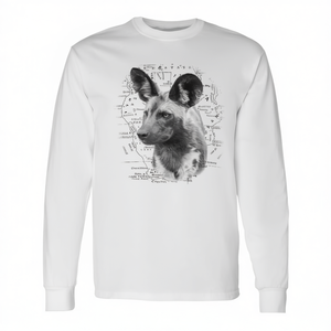 Camiseta de manga larga con diseño de perro salvaje africano en primer plano sobre mapa de África vintage con temática de safari - Product Image 2