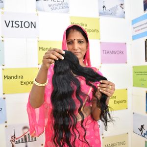 Extensions de cheveux humains indiens Remy 100 % naturels, couleur noire, qualité supérieure, ondulés, non traités chimiquement, vente en gros - Product Image 3