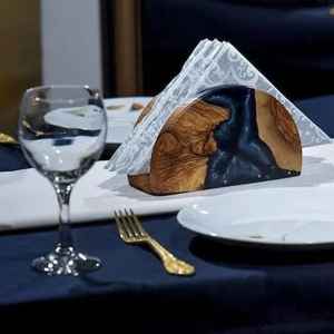 Porte-serviettes en papier de cuisine en bois d'acacia, support à mouchoirs décoratif fait à la main pour table à manger et comptoir, artisanat en résine - Product Image 2