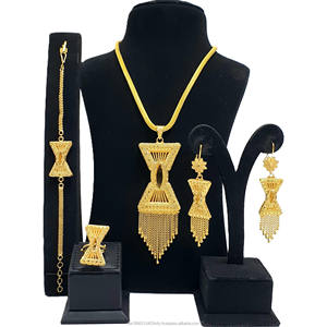 Nouveau Coffret Pendentif Femme Plaqué Or 24 Carats Dubaï, Haute Gamme, Avec Bracelet, Bague et Boucles d'Oreilles – Offre Directe Usine, Article Tendance - Product Image 1