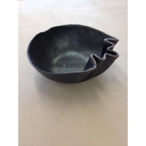 Irregular Shape Aluminum Casted <b>Black</b> Color Powder Coated Attractive Designer <b>Serving</b> <b>Tray</b> For Home And Restaurant Dining Table - Product Image 5