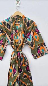 Robe Ikat en coton multi-imprimé taille libre pour femme Vêtements de nuit et couverture de plage Kimono de corps imprimé - Product Image 6