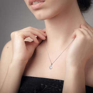 Exclusivos Conjuntos de Joyería Fina con Colgante de Moissanita y Piedras Laterales de Zirconia para Fiestas y Eventos - Product Image 3