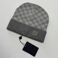 Gorro de Jacquard 100% Algodón al por Mayor, con Parche de Logotipo Personalizado, Diseño de Letras, Duradero, Accesorio de Moda para Invierno y Playa, Unisex, para Viajes