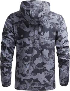 Chaqueta Softshell táctica de Next Level Gear con cremallera completa, capucha impermeable y tecnología a prueba de viento para una acción al aire libre implacable - Product Image 4