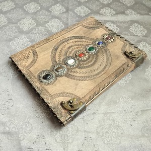 Hecho a mano A5 Seven Stone Leather Journal Logotipo personalizado Hilo Costura Estilo espiral Organizador Sillín Costura Caja empaquetada Navidad - Product Image 3