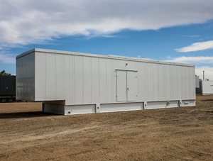 Groupe électrogène de secours au gaz naturel de 1550 kW, 277/480 V, triphasé, boîtier résistant aux intempéries - Product Image 1