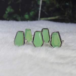 AAA magnifique cercueil vert calcy pierre précieuse bague en gros argent plaqué laiton bijoux lunette réglage incrustation mode pendentifs breloques - Product Image 2