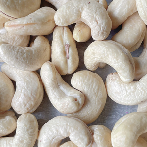 Venta caliente 2023 Anacardos crudos Anacardos de Kenia WW180, WW240, WW320 Exportadores de SANTIGO Anacardos Reday para enviar - Product Image 1