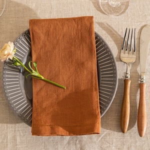 Ensemble de serviettes en lin doux lavé à la pierre, style européen, bio, faites à la main, taille et couleur personnalisées, logo personnalisé, Mi Enterprises Home Dining - Product Image 1