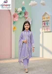 Ensemble Kurta et pantalon en coton brodé floral doux pour filles Ajmera Fashion, manches longues, tenue ethnique traditionnelle modeste pour enfants, en stock - Product Image 3