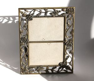 Cadre photo en métal artisanal unique pour la décoration de table à la maison avec un design inspiré du patrimoine et une construction solide - Product Image 1