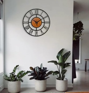 Reloj de pared romano redondo de Metal y madera de primera calidad, diseño elegante duradero, Ideal para dormitorio moderno, sala de estar u oficina - Product Image 3