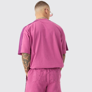 Ensemble de vêtements de plage d'été à séchage rapide pour hommes Nouveau t-shirt à appliques surdimensionné avec logo personnalisé et short à manches courtes Vêtements de plage minces - Product Image 3