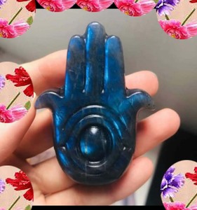 Vente en gros de cabochon de 3 pouces certifié IGI Hamsa sculpté à la main en labradorite naturelle, pierre précieuse en vrac, lune, bijoux de mode faits à la main - Product Image 1