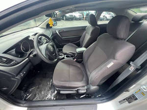 Voiture d'occasion de qualité et abordable, Kia Forte Koup EX 2011, conduite à gauche - Product Image 4