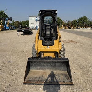 Chargeuses compactes Cat modèle 242D3 équipement durable de qualité supérieure pour les projets de construction - Product Image 1