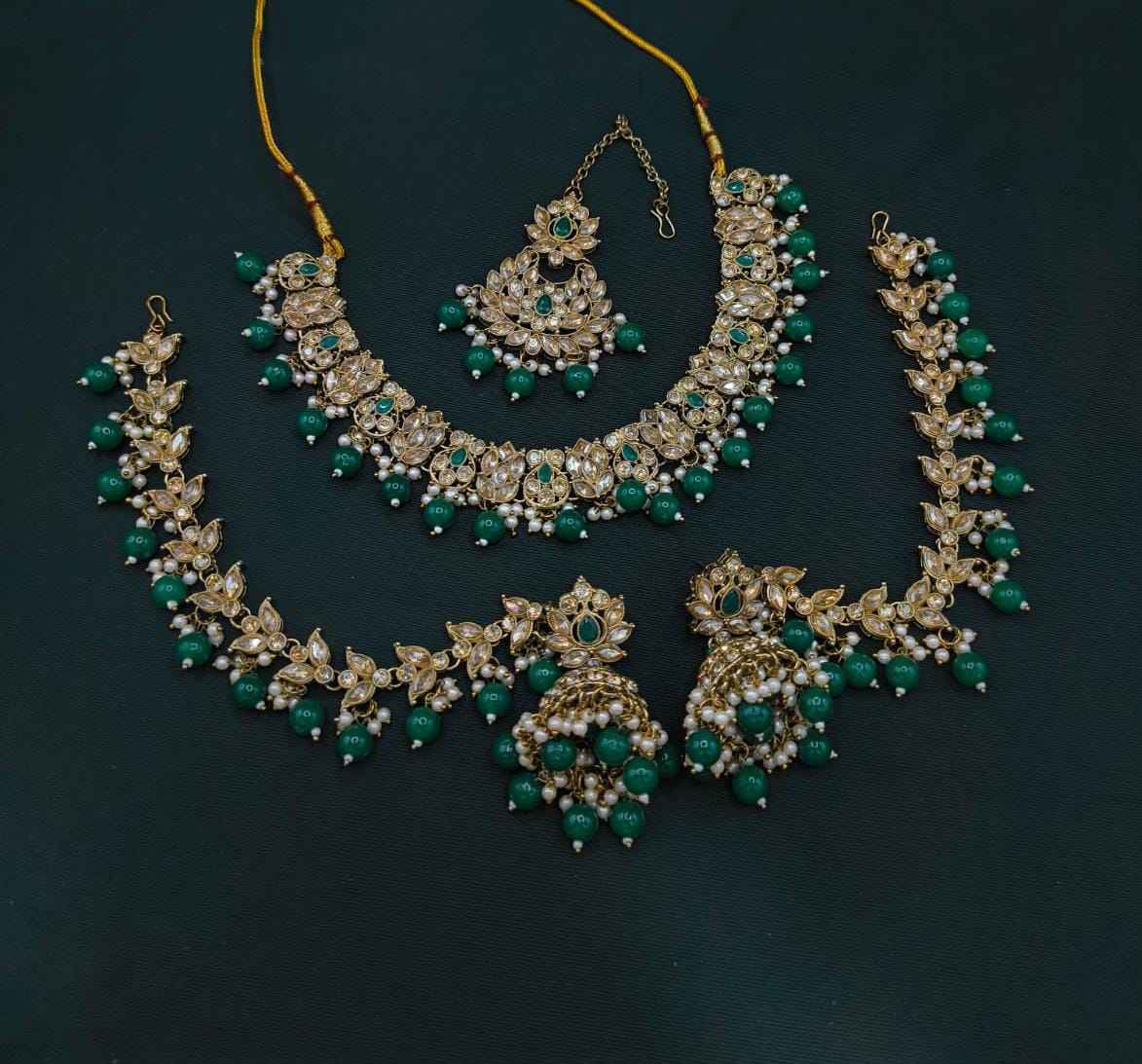 สีเขียว