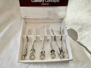 Couverts de cuisine couteau à fromage lot de 7 couverts couleur argent pour pizza au fromage boîte métallique au design unique à prix abordable - Product Image 3