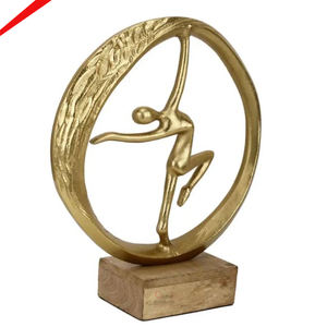 Sculpture décorative en aluminium doré en métal fini de figure humaine de meilleure qualité pour la maison hôtel restaurant - Product Image 1