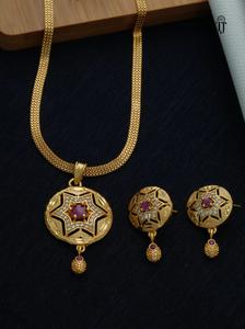Luxury Gold Plated Bridal <b>Jewellery</b> <b>Set</b> With Necklace Earrings <b>For</b> <b>Wedding</b> Functions at Best Prices from India - Product Image 4